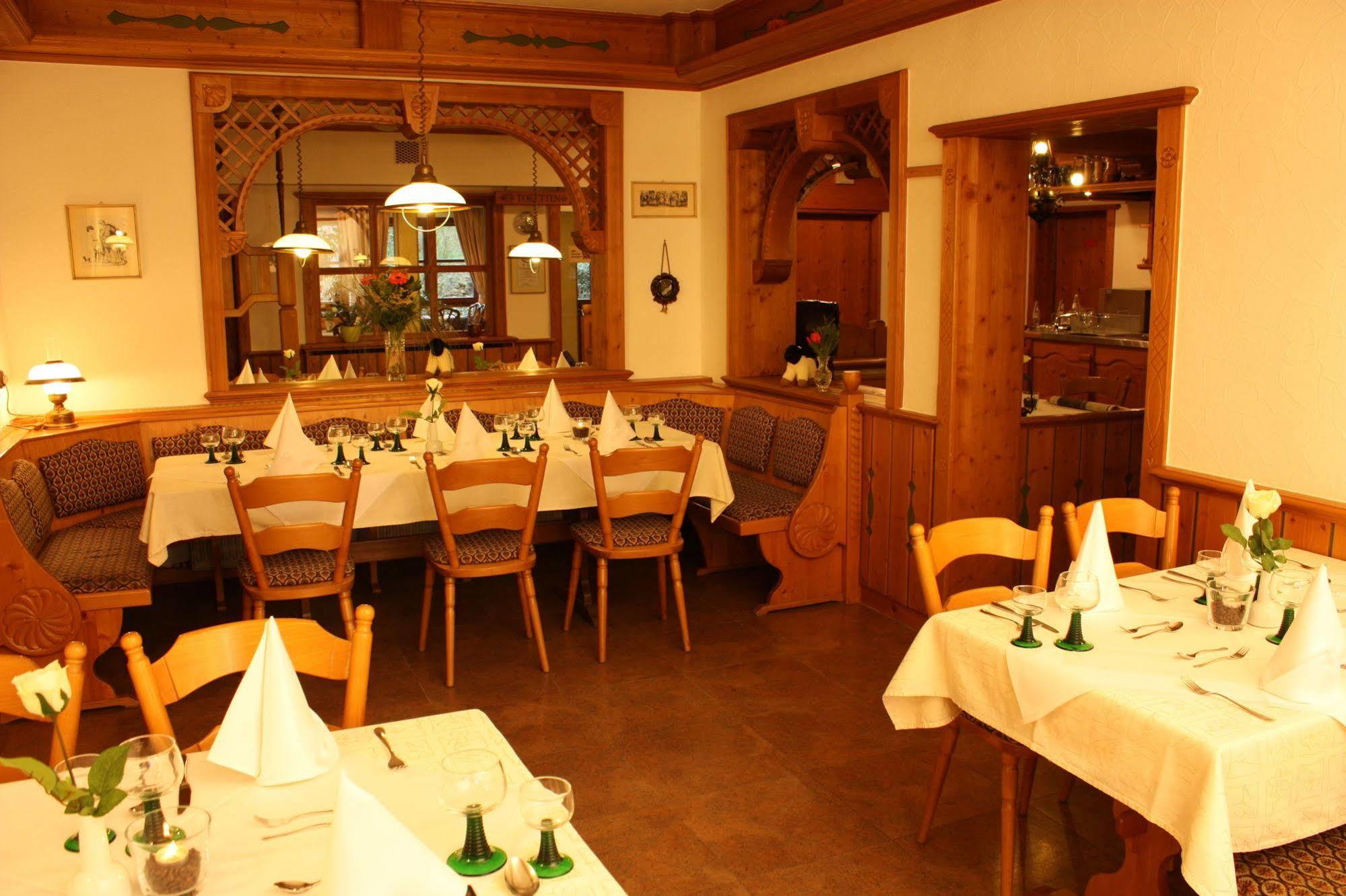 Hotel Gasthof Zum Biber Motten Екстериор снимка
