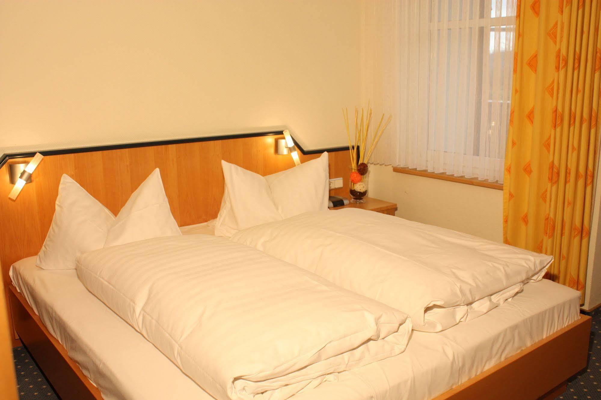 Hotel Gasthof Zum Biber Motten Екстериор снимка